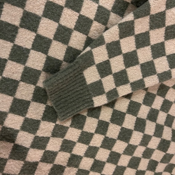 Like new green cardigan - Picture 9 of 9